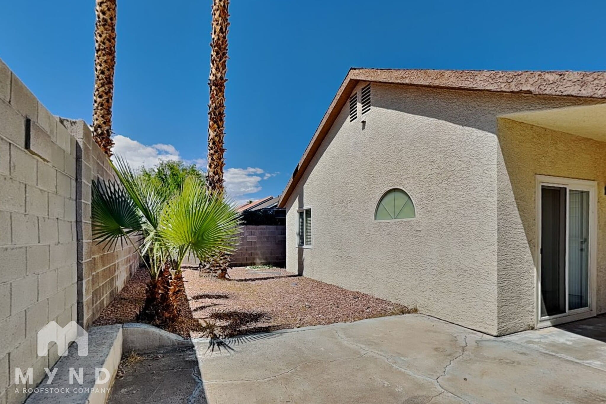 Building Photo - 2241 Goldhill Way