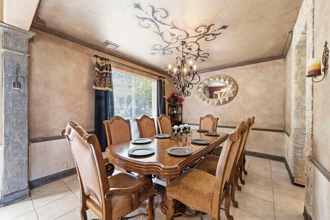 Building Photo - 11823 Canyon Mills Dr