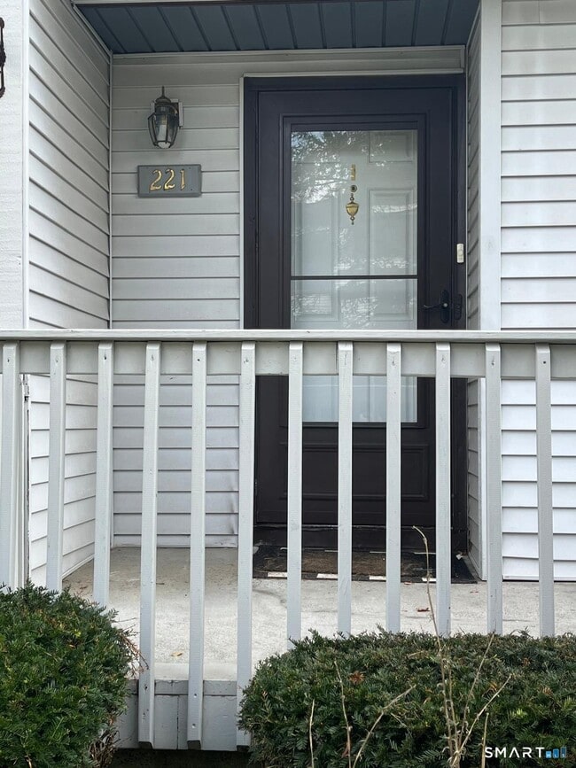 Building Photo - 221 Cottonwood Rd