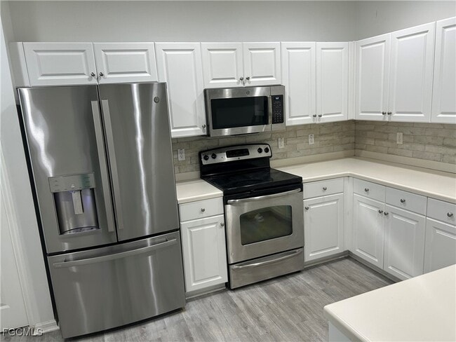 Primary Photo - 4364 Avian Avenue