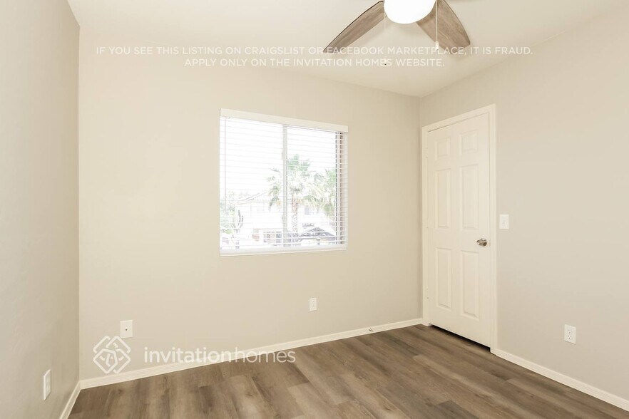 Building Photo - 12934 W Laurel Ln