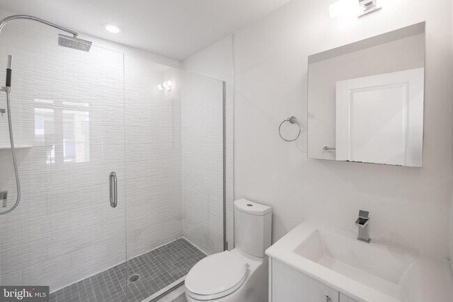 Building Photo - 1441 S Bouvier St