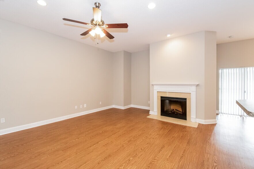 Building Photo - 12099 Hayden Lakes Cir