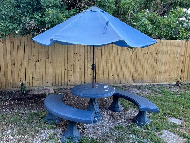 Building Photo - 528 Bostwick Ave