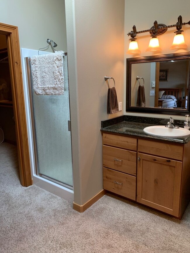 Building Photo - Fully Furnished Home is NE Bend Short Term Rental