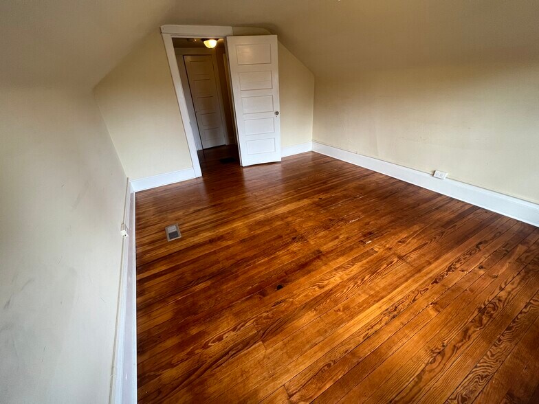 Building Photo - 534 Monkton Rd