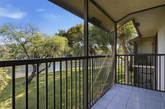 Building Photo - 9994 Nob Hill Ct