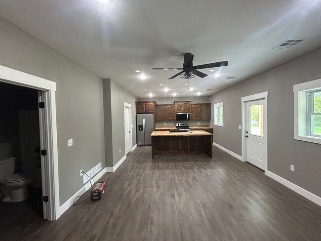 Building Photo - Italian Estates Property Management