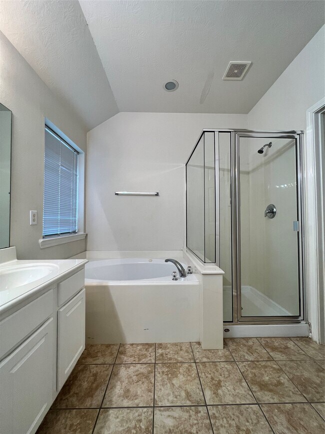 Building Photo - 21810 Dimmett Way