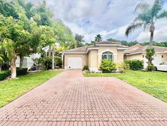 Building Photo - 9941 NW 32nd St