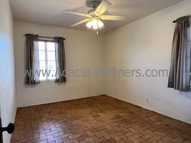 Building Photo - Spacious Two Bedroom