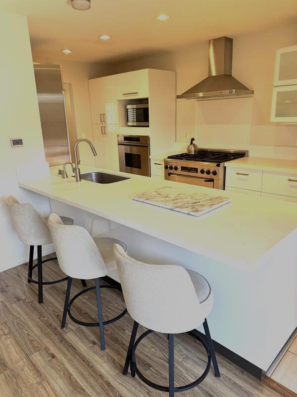 Building Photo - 855 E Three Fountains Dr