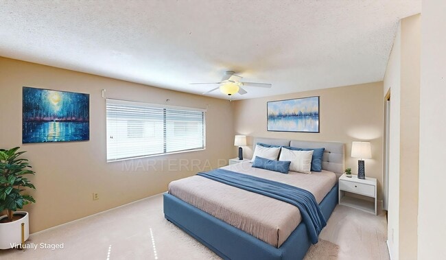 Building Photo - 3 Bed/2.5 Bath Townhome In Eastside Costa ...