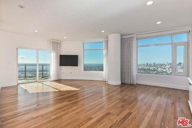 Building Photo - 1 W Century Dr