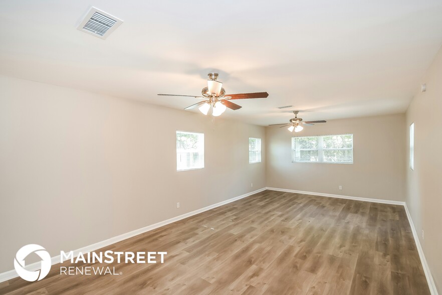 Building Photo - 10560 Citrus Ln
