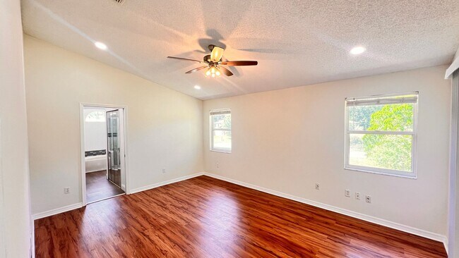 Building Photo - 23 Winding Woods Trail