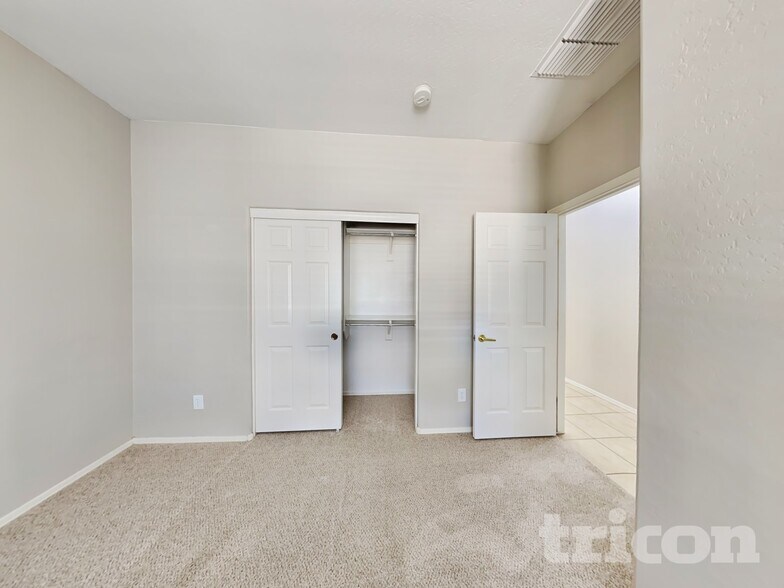 Building Photo - 39815 N Bridlewood Way