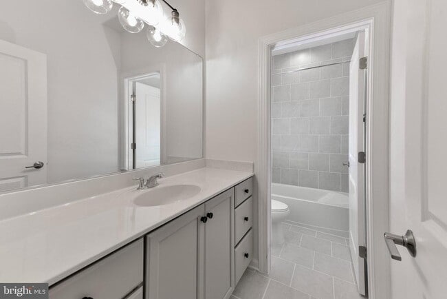 Building Photo - 20686 Glenmont Ter