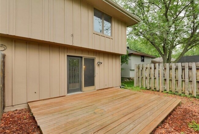 Patio fenced - 810 NW School St