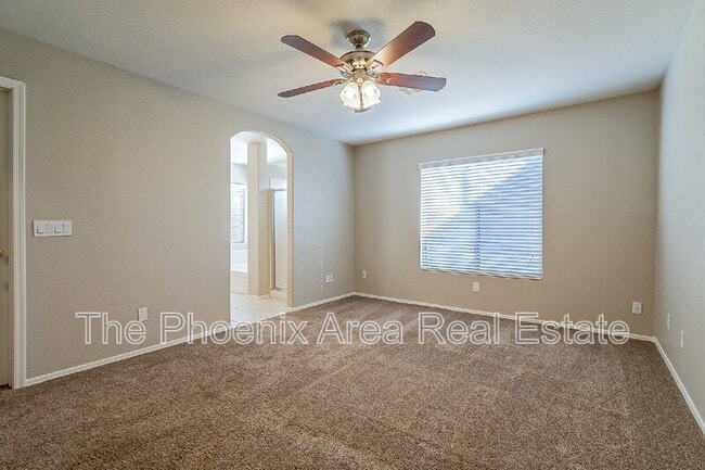 Building Photo - 251 W Windsor Dr