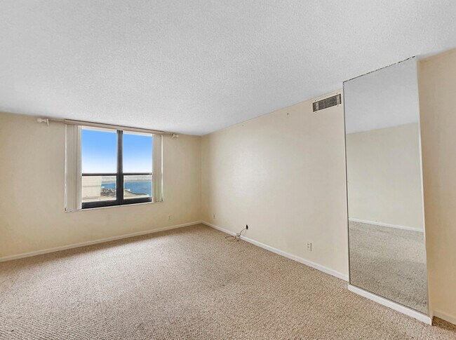 Building Photo - 5480 N Ocean Dr