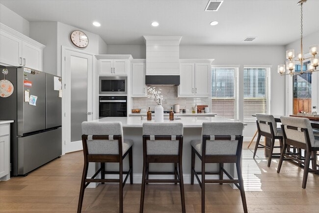 Building Photo - 1548 Euclid Aly