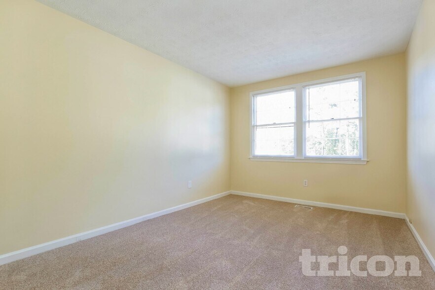 Building Photo - 4939 Clubgreen Summit