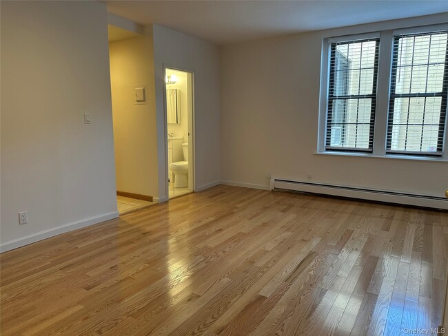 Building Photo - 310 Riverside Blvd