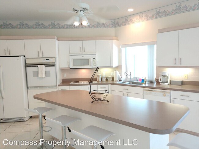 Building Photo - 3 br, 2.5 bath House - 1578 Vermeer Drive