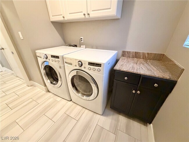 Building Photo - 7708 Beach Falls Ct