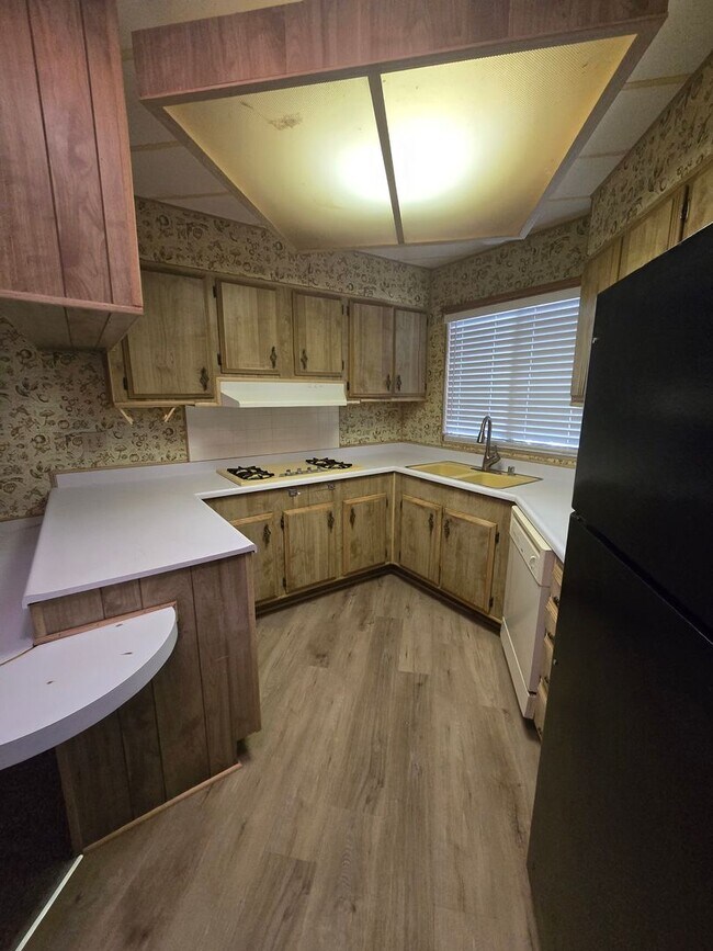 Building Photo - 2 Bedroom, 2 Bathroom, Home in 55+ Community - Available Now!