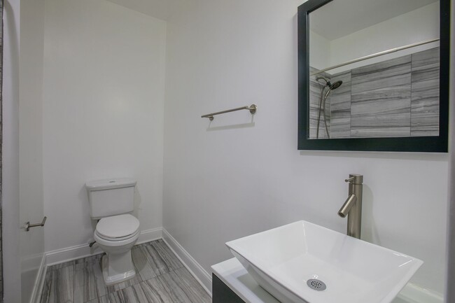 Building Photo - Amazing 2 BR/1 BA Apartment in Trinidad!