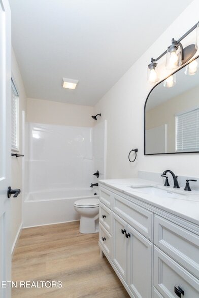 Building Photo - 205 Kingwood Rd