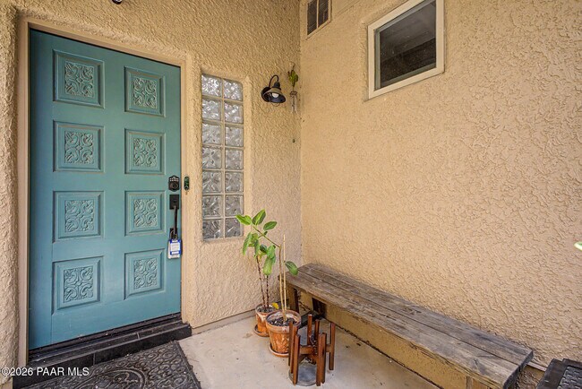 Building Photo - 504 S Stephanie Loop