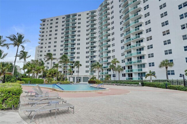 Building Photo - 3000 S Ocean Dr