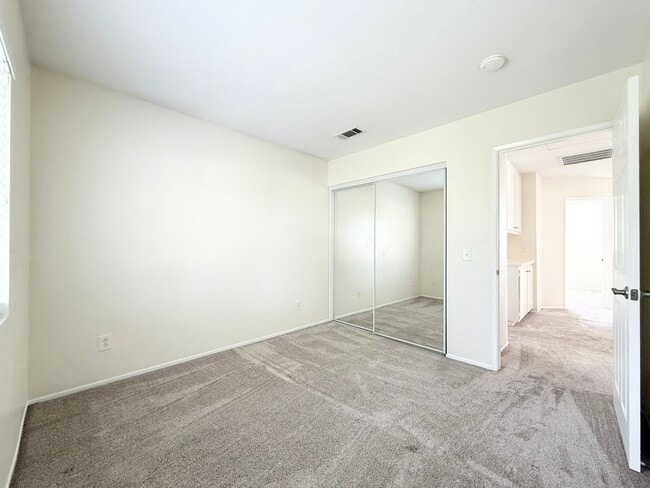 Building Photo - Single Family Home in Mission San Luis Rey!