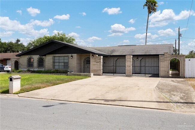 Building Photo - 2409 Camellia Ave