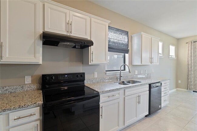 Building Photo - 1530 Hyssop Loop