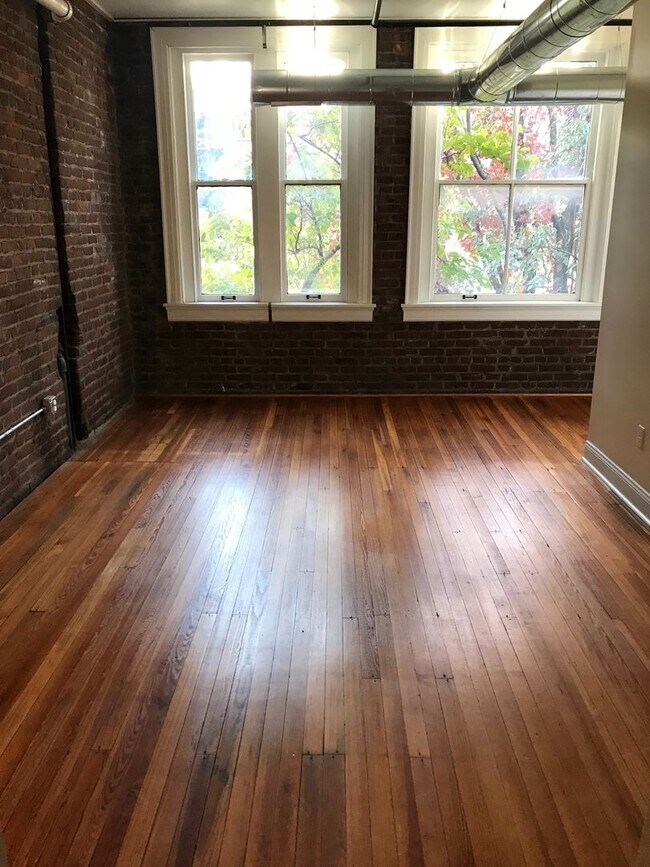 Building Photo - COMING SOON - Benny's 2 Bedroom Loft on Ma...
