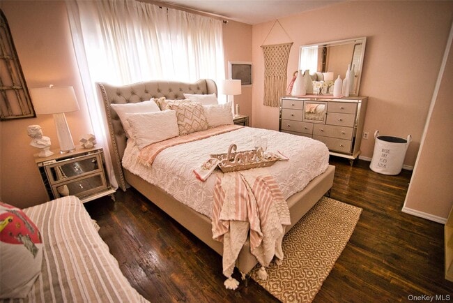 Building Photo - 180 Montauk Ave.