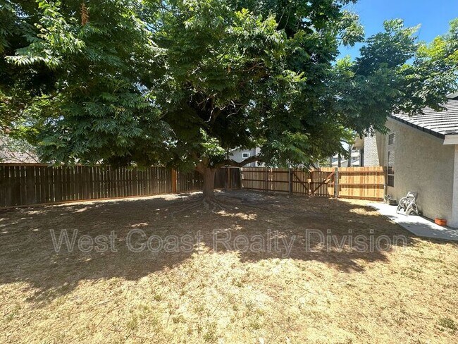 Building Photo - 7049 Arlington Pl
