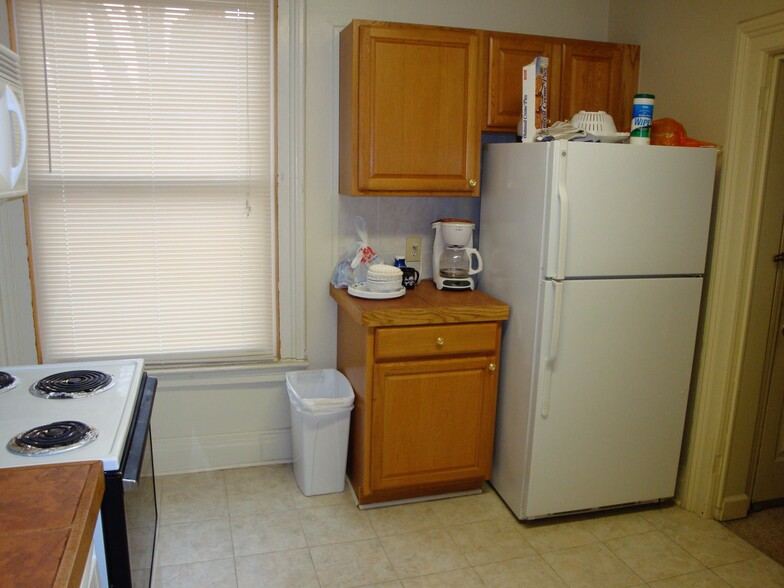 Shared kitchen - 121 N Normal St