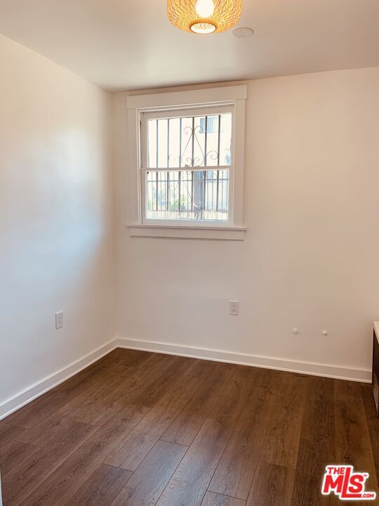 Building Photo - 1032 S Burlington Ave