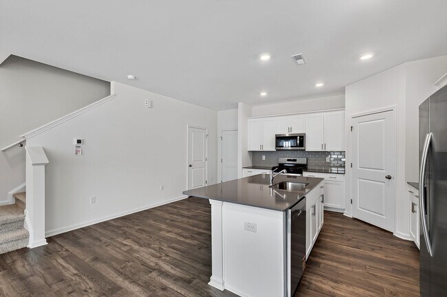 Building Photo - Brand-New End Unit Townhome in Townes at Anderson Farm!