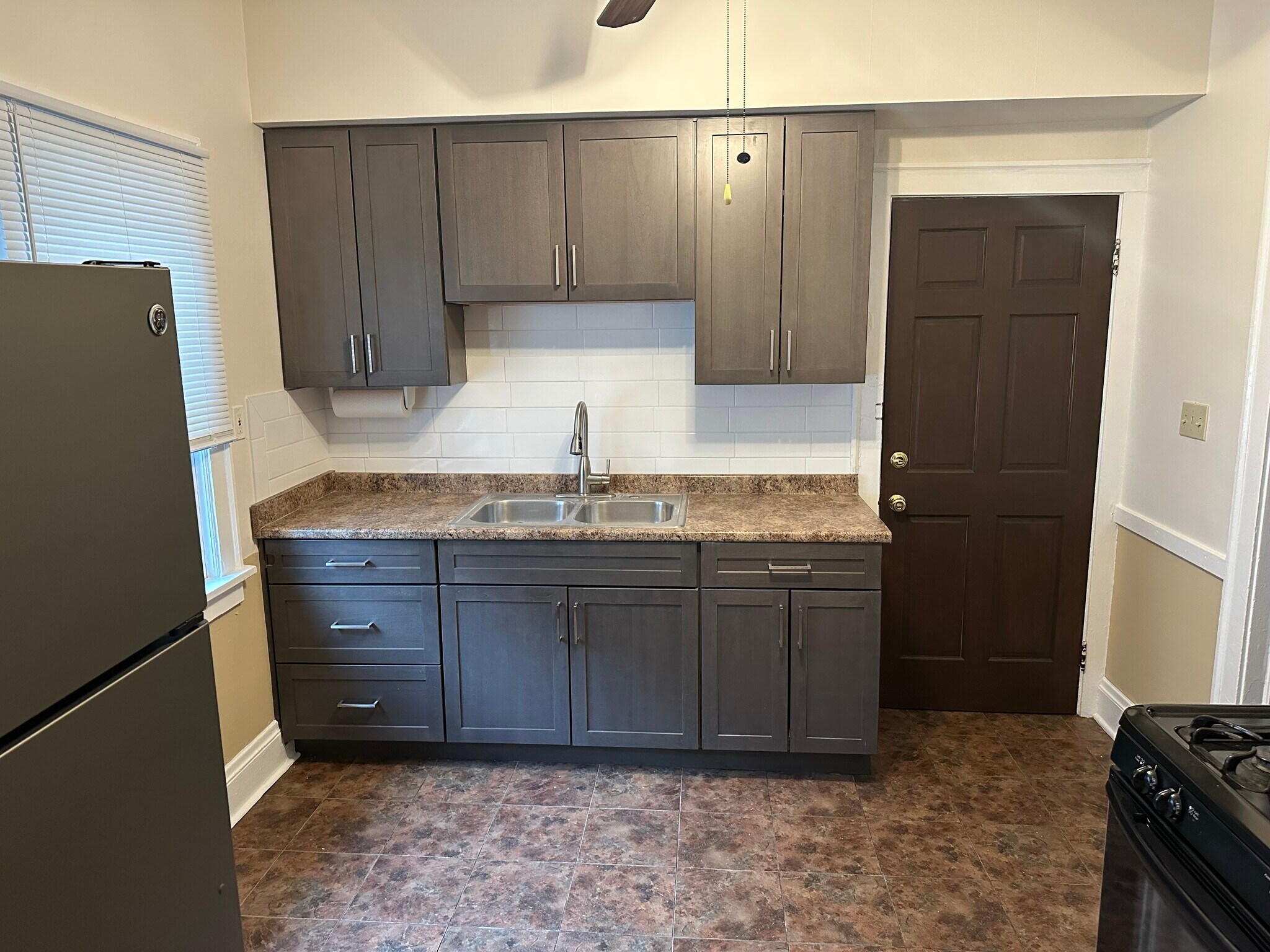Kitchen - 2039 Lewis Dr