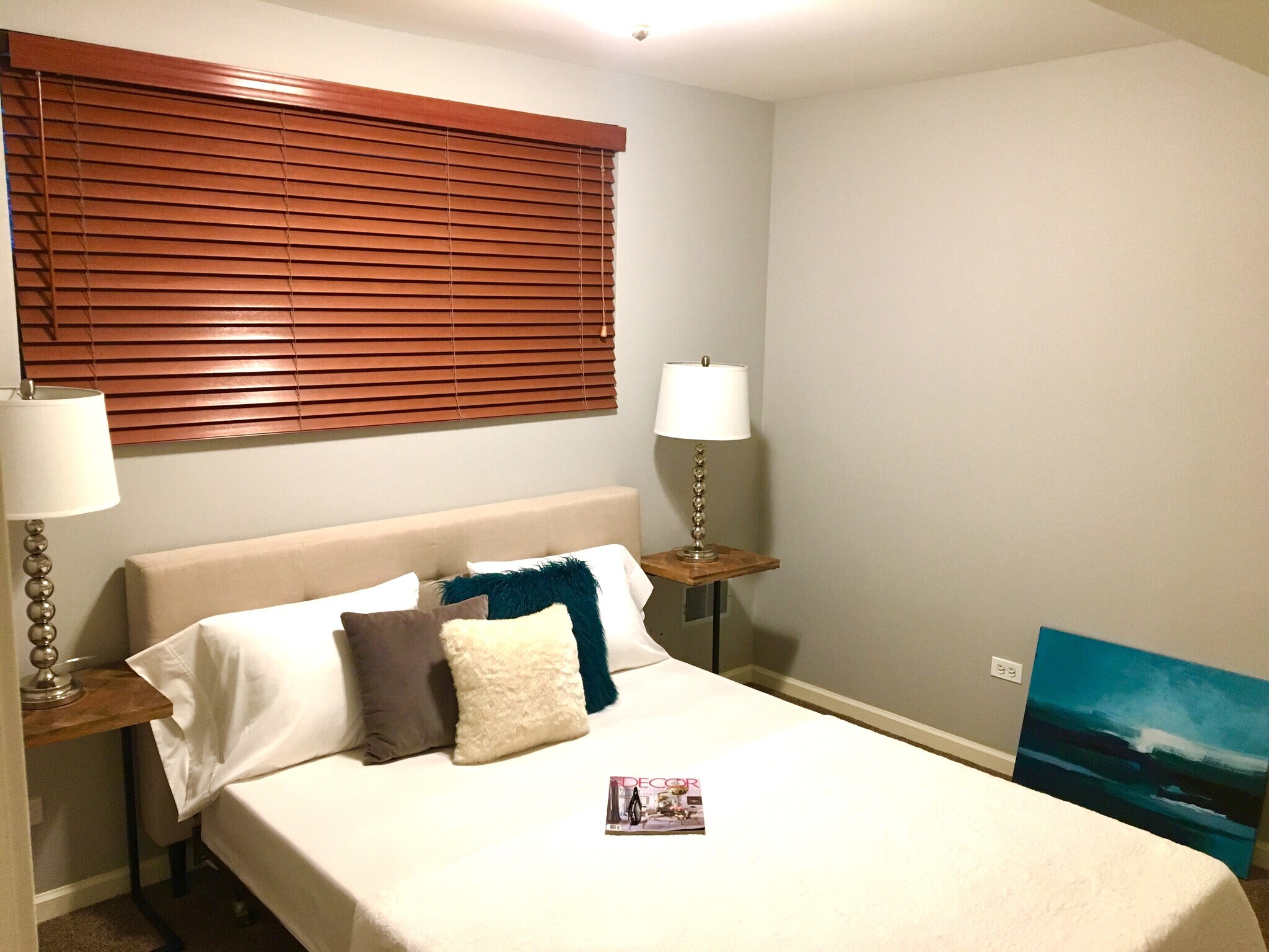 Second bedroom, carpet throughout - 743 N Wolcott Ave