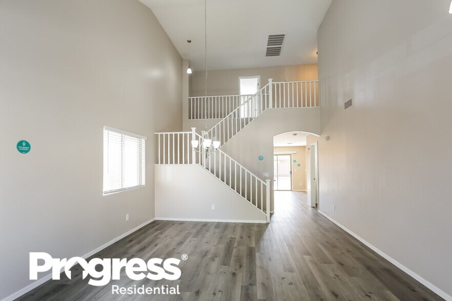 Building Photo - 8613 W Cordes Rd
