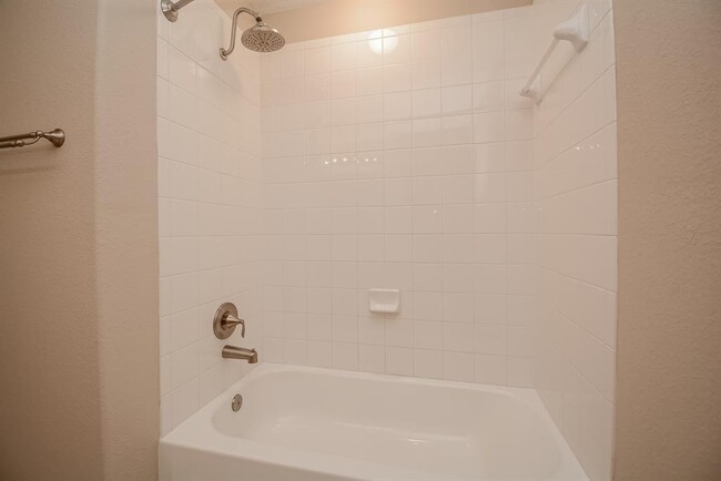 Building Photo - 13242 Skyview Landing Dr