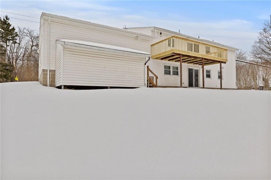 Building Photo - 786 5 Mile Line Road