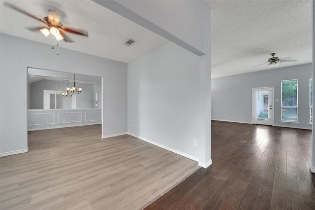 Building Photo - 421 Parkshire Dr